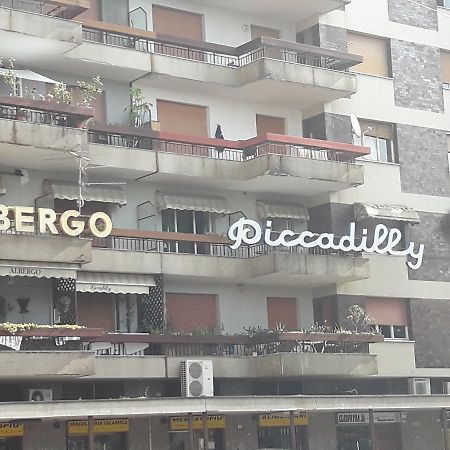 Albergo Piccadilly Medolago エクステリア 写真