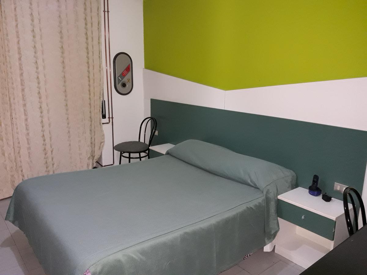 Albergo Piccadilly Medolago エクステリア 写真