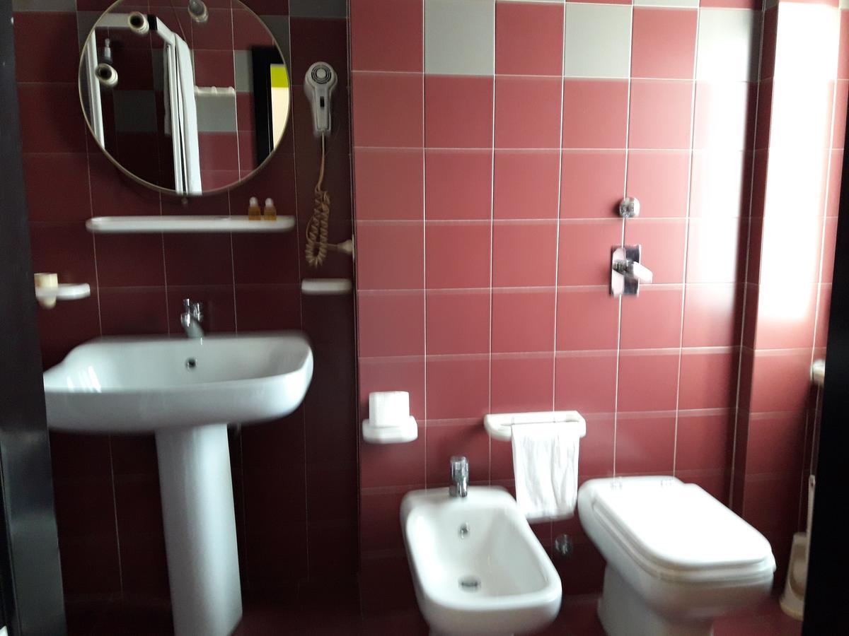 Albergo Piccadilly Medolago エクステリア 写真
