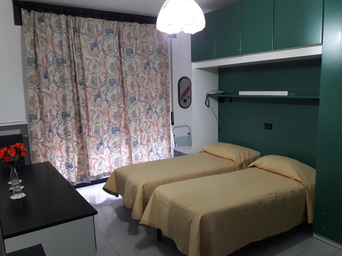 Albergo Piccadilly Medolago エクステリア 写真