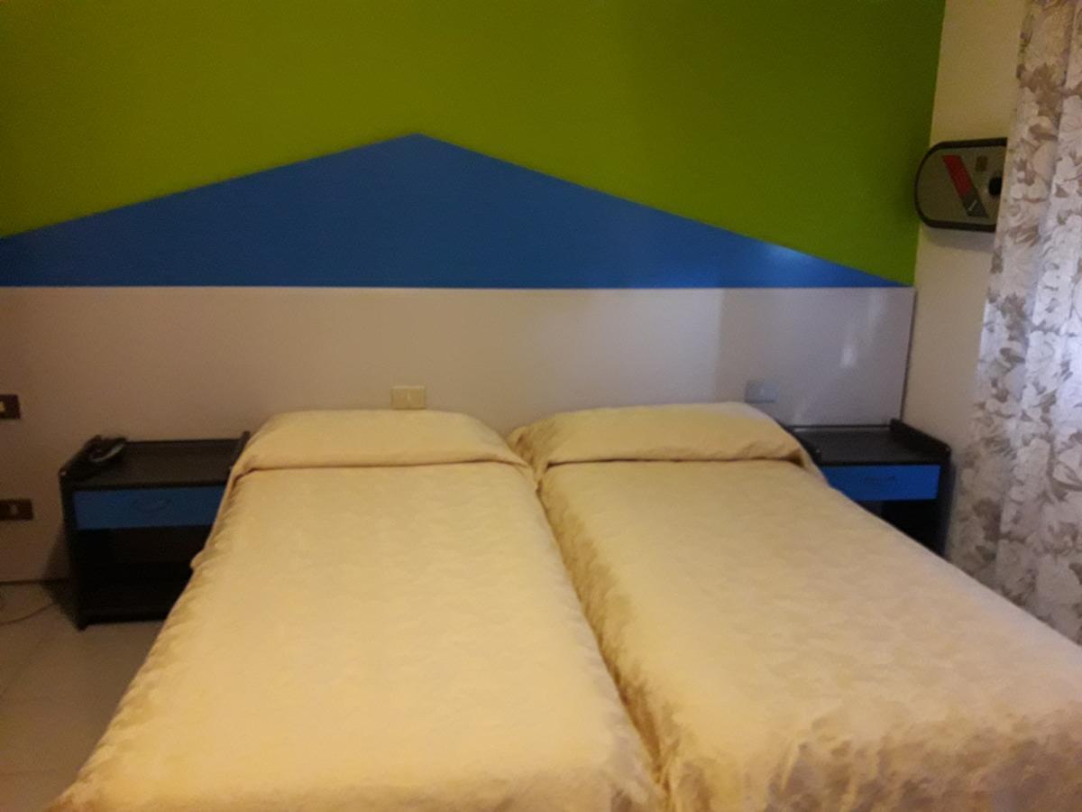Albergo Piccadilly Medolago エクステリア 写真